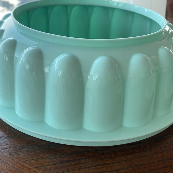 𝅺Tupperware - Vintage Jell-O and Asp Mould - Picture 9 of 14